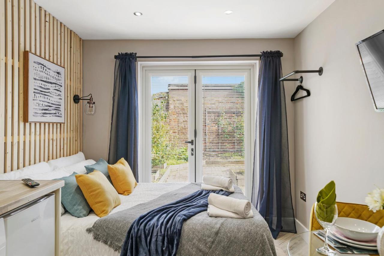 Boutique Heathrow Studio'S - Parking - Garden Apartment Harmondsworth Ngoại thất bức ảnh
