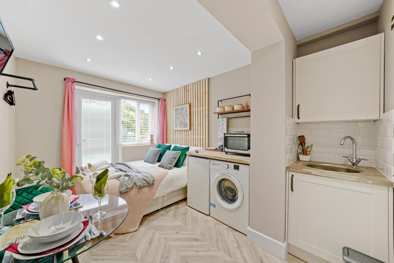 Boutique Heathrow Studio'S - Parking - Garden Apartment Harmondsworth Ngoại thất bức ảnh
