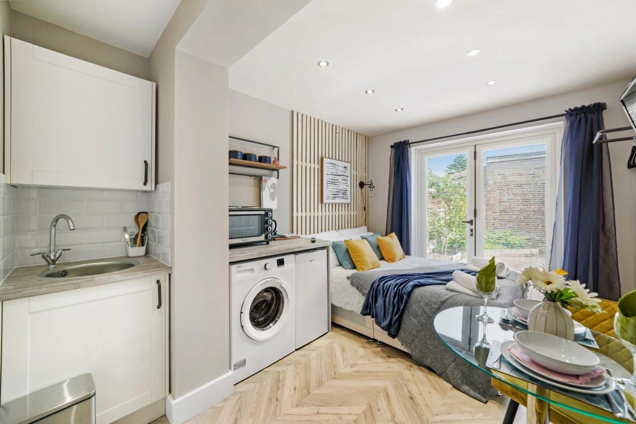 Boutique Heathrow Studio'S - Parking - Garden Apartment Harmondsworth Ngoại thất bức ảnh