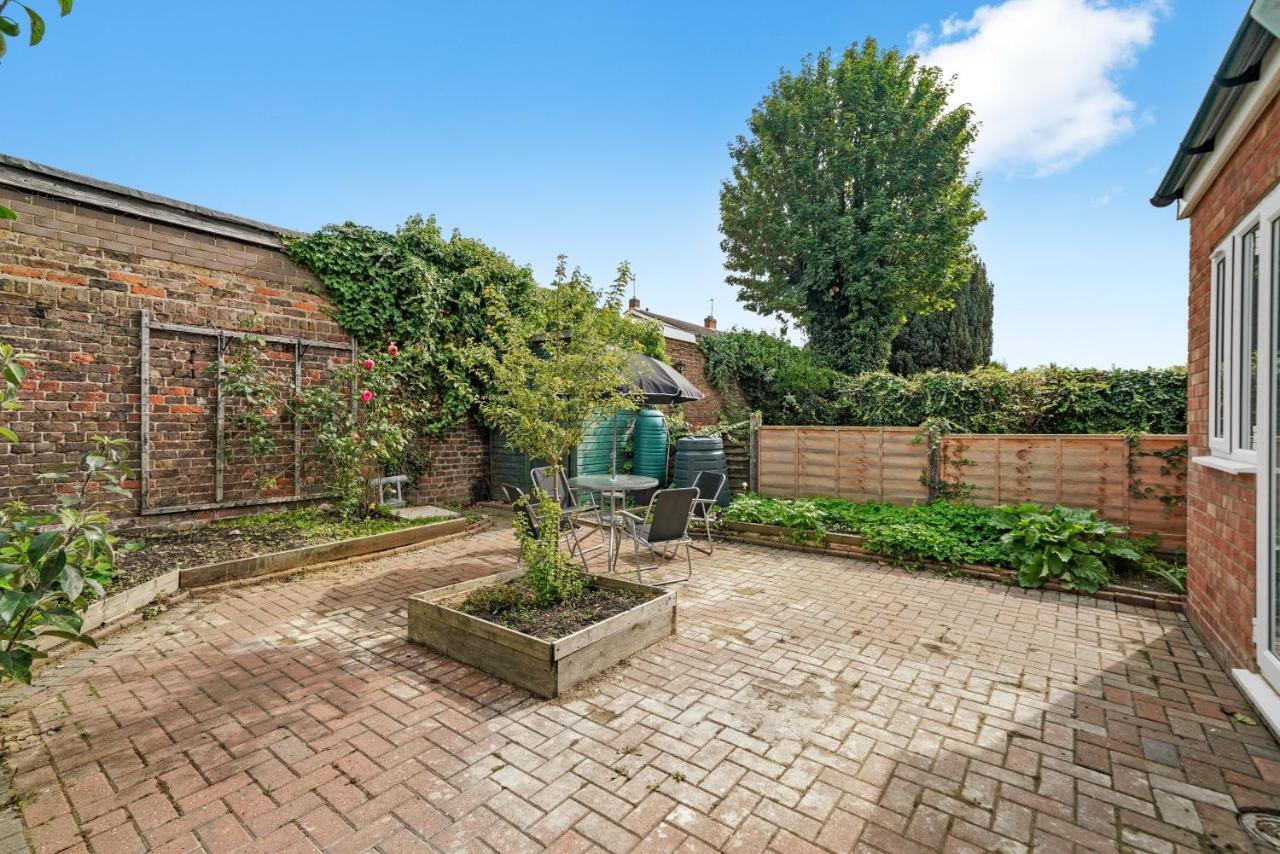 Boutique Heathrow Studio'S - Parking - Garden Apartment Harmondsworth Ngoại thất bức ảnh