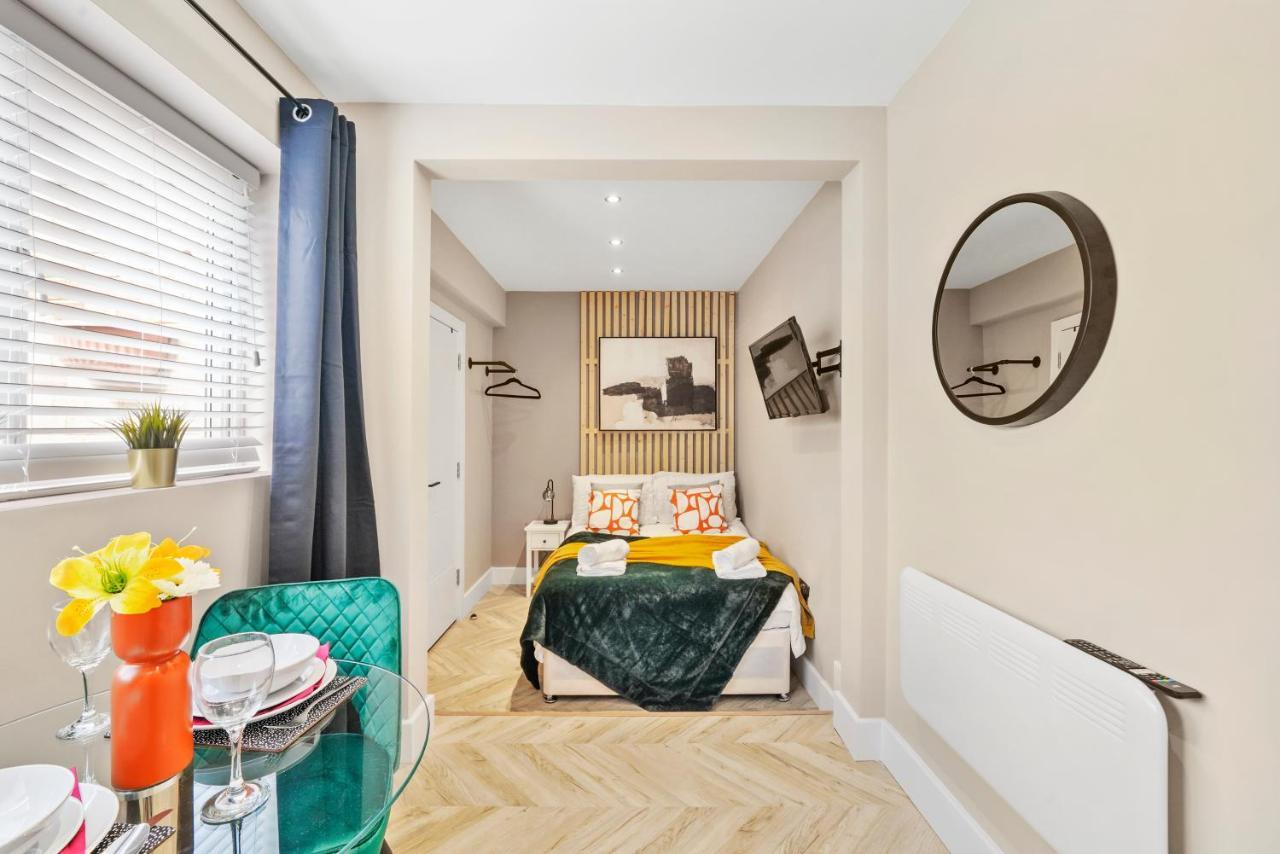 Boutique Heathrow Studio'S - Parking - Garden Apartment Harmondsworth Ngoại thất bức ảnh