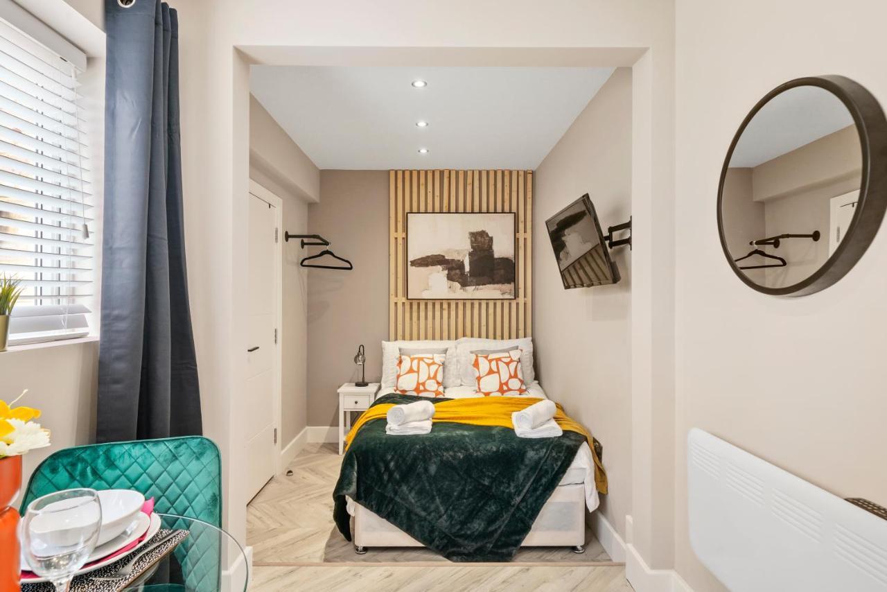 Boutique Heathrow Studio'S - Parking - Garden Apartment Harmondsworth Ngoại thất bức ảnh
