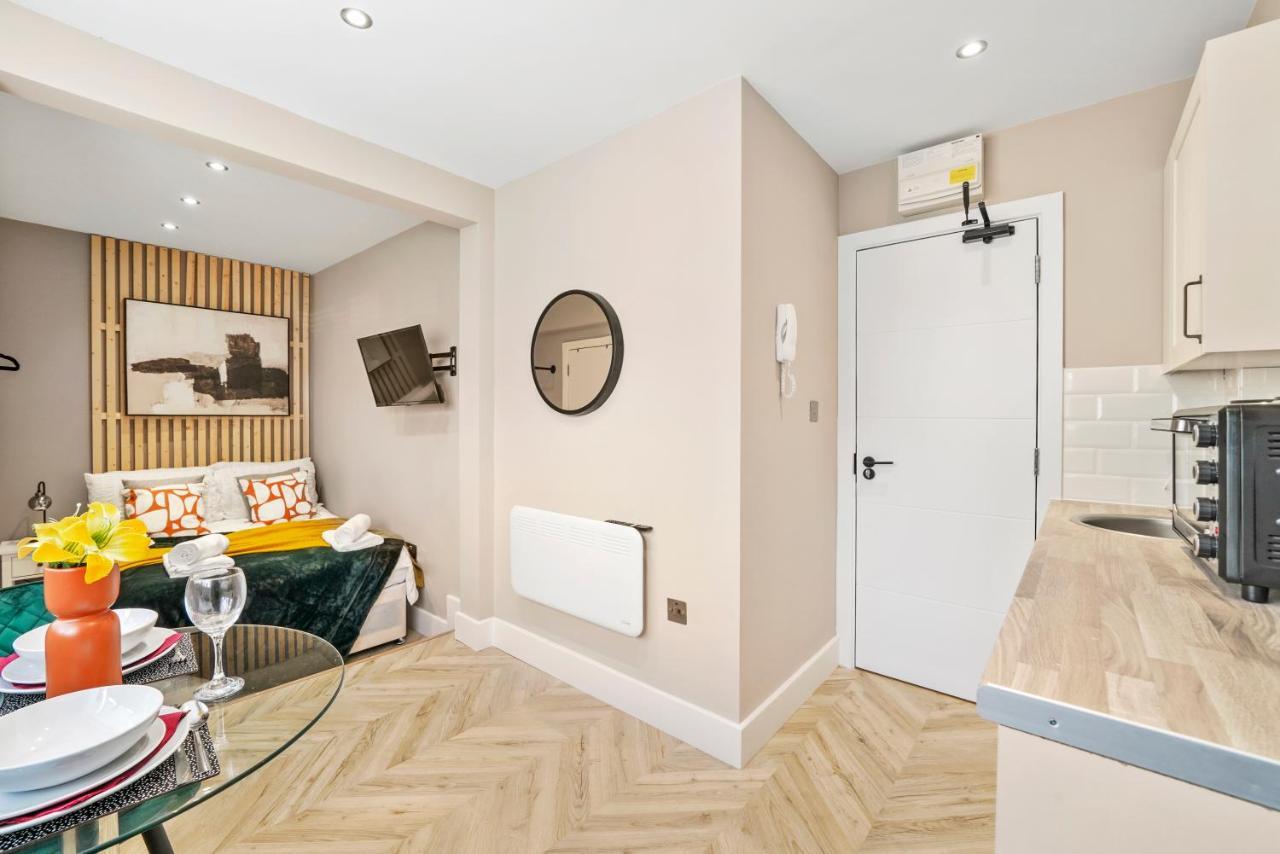 Boutique Heathrow Studio'S - Parking - Garden Apartment Harmondsworth Ngoại thất bức ảnh