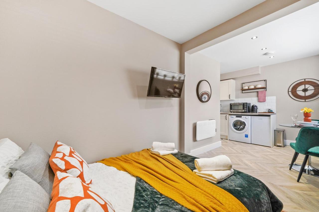 Boutique Heathrow Studio'S - Parking - Garden Apartment Harmondsworth Ngoại thất bức ảnh