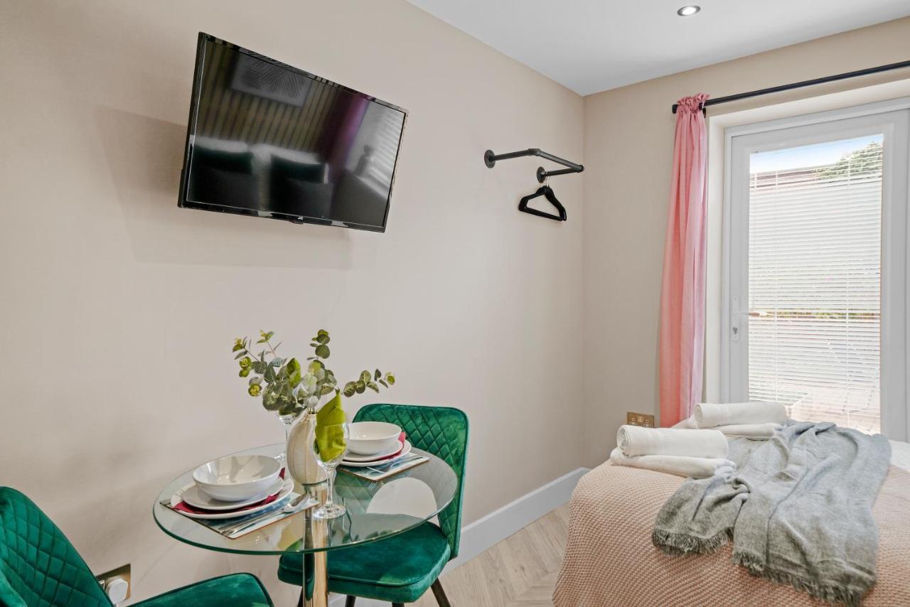 Boutique Heathrow Studio'S - Parking - Garden Apartment Harmondsworth Ngoại thất bức ảnh