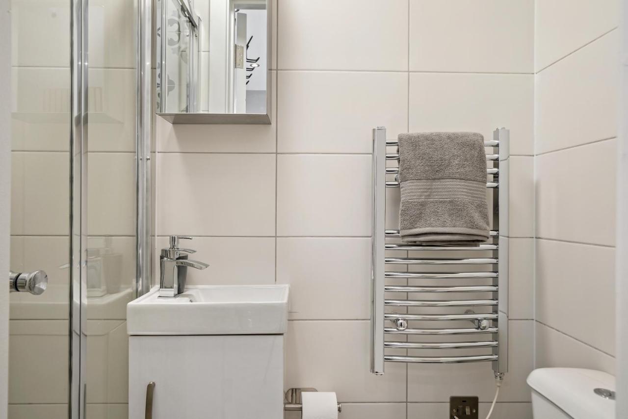 Boutique Heathrow Studio'S - Parking - Garden Apartment Harmondsworth Ngoại thất bức ảnh