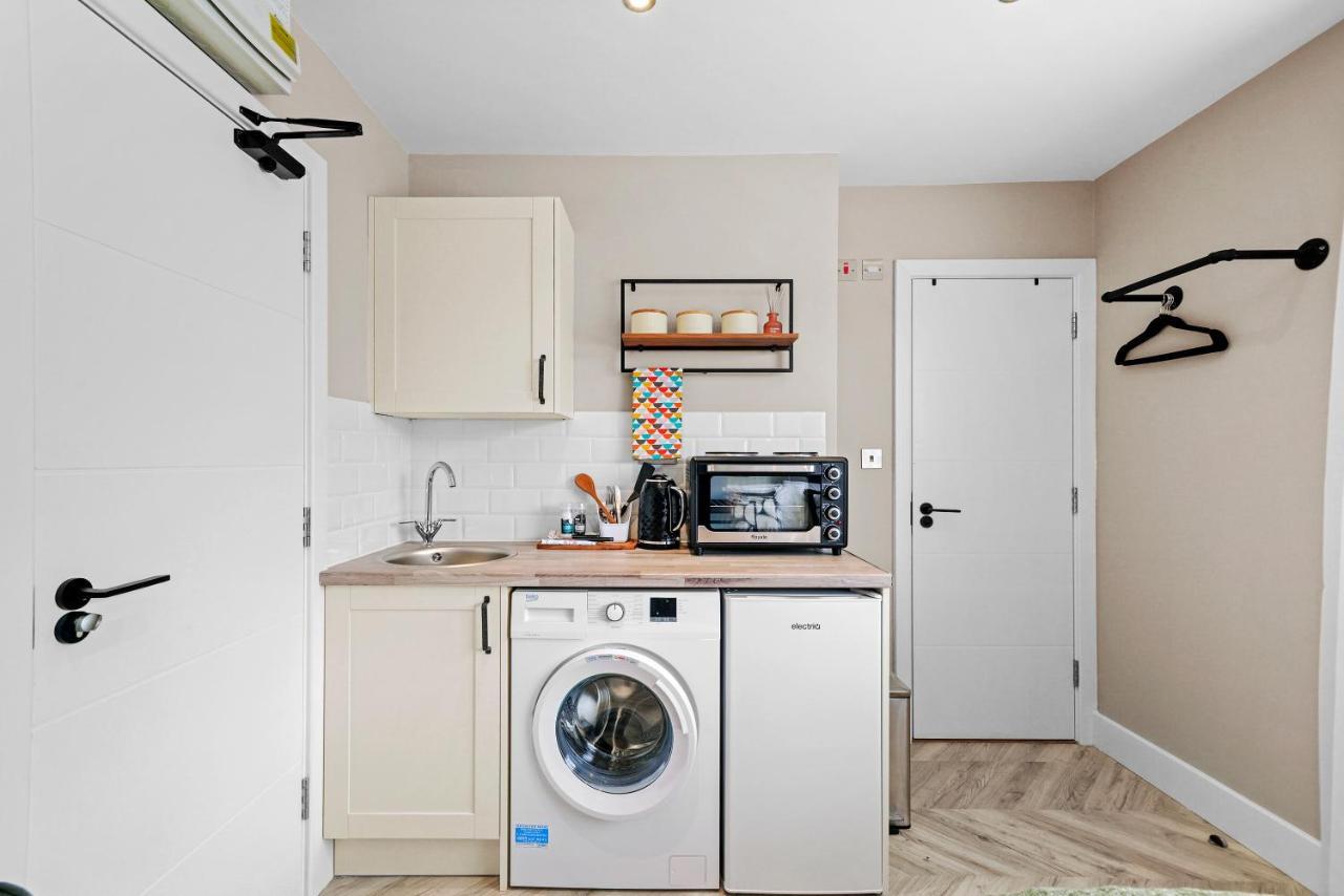 Boutique Heathrow Studio'S - Parking - Garden Apartment Harmondsworth Ngoại thất bức ảnh