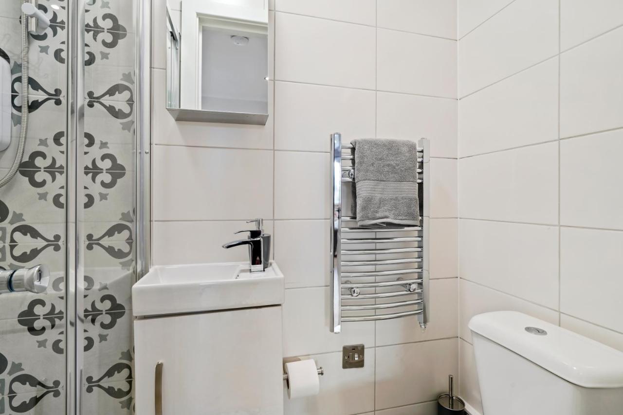 Boutique Heathrow Studio'S - Parking - Garden Apartment Harmondsworth Ngoại thất bức ảnh