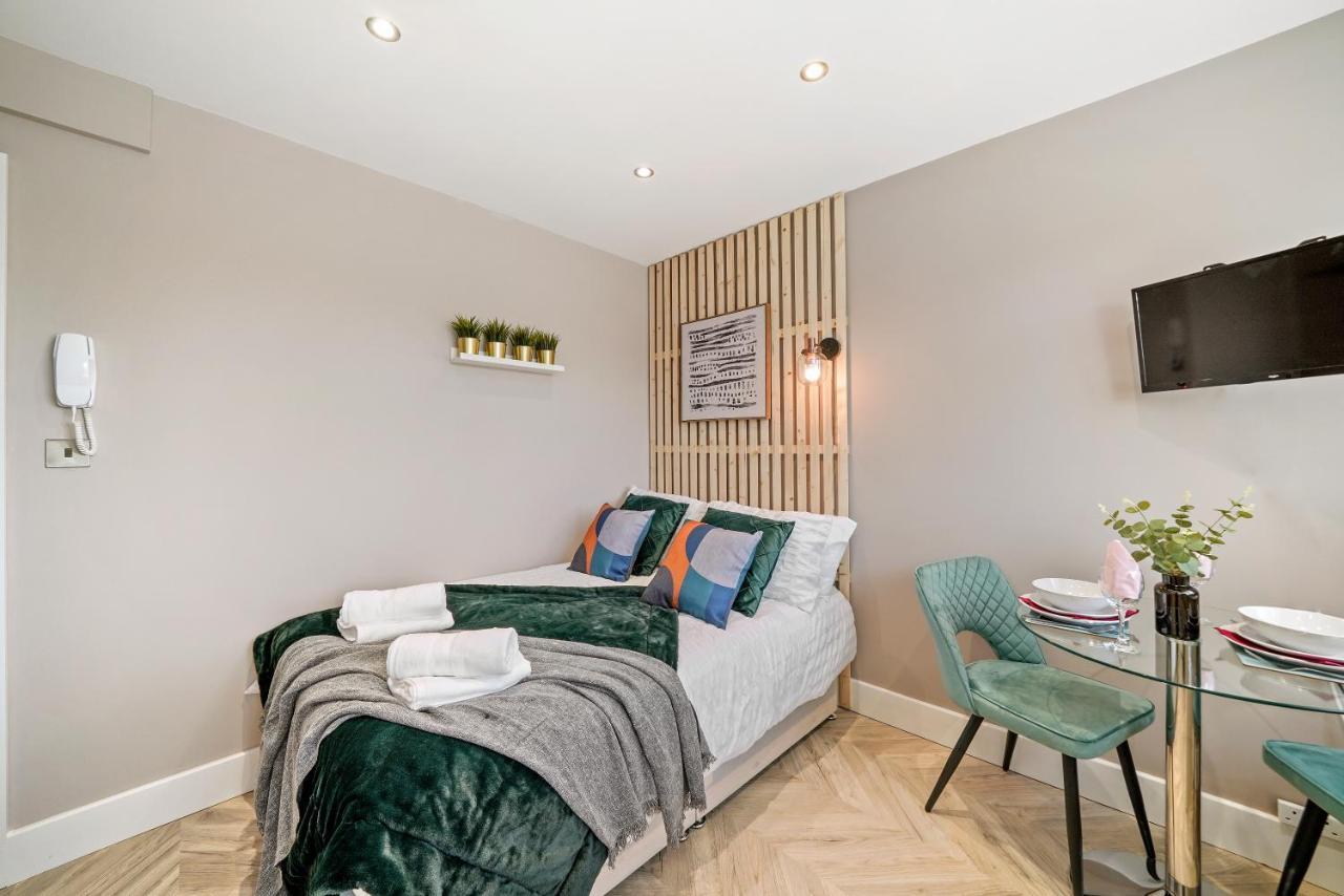 Boutique Heathrow Studio'S - Parking - Garden Apartment Harmondsworth Ngoại thất bức ảnh