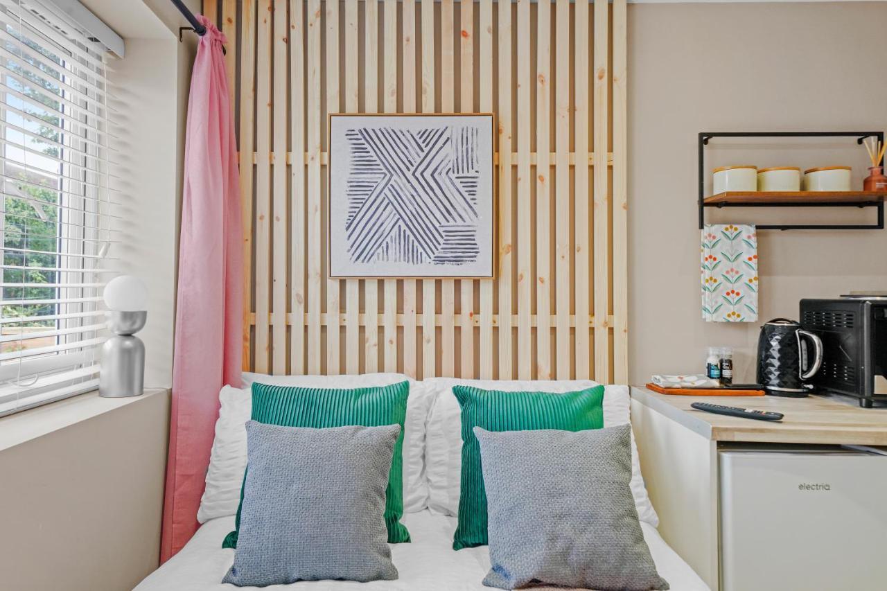 Boutique Heathrow Studio'S - Parking - Garden Apartment Harmondsworth Ngoại thất bức ảnh