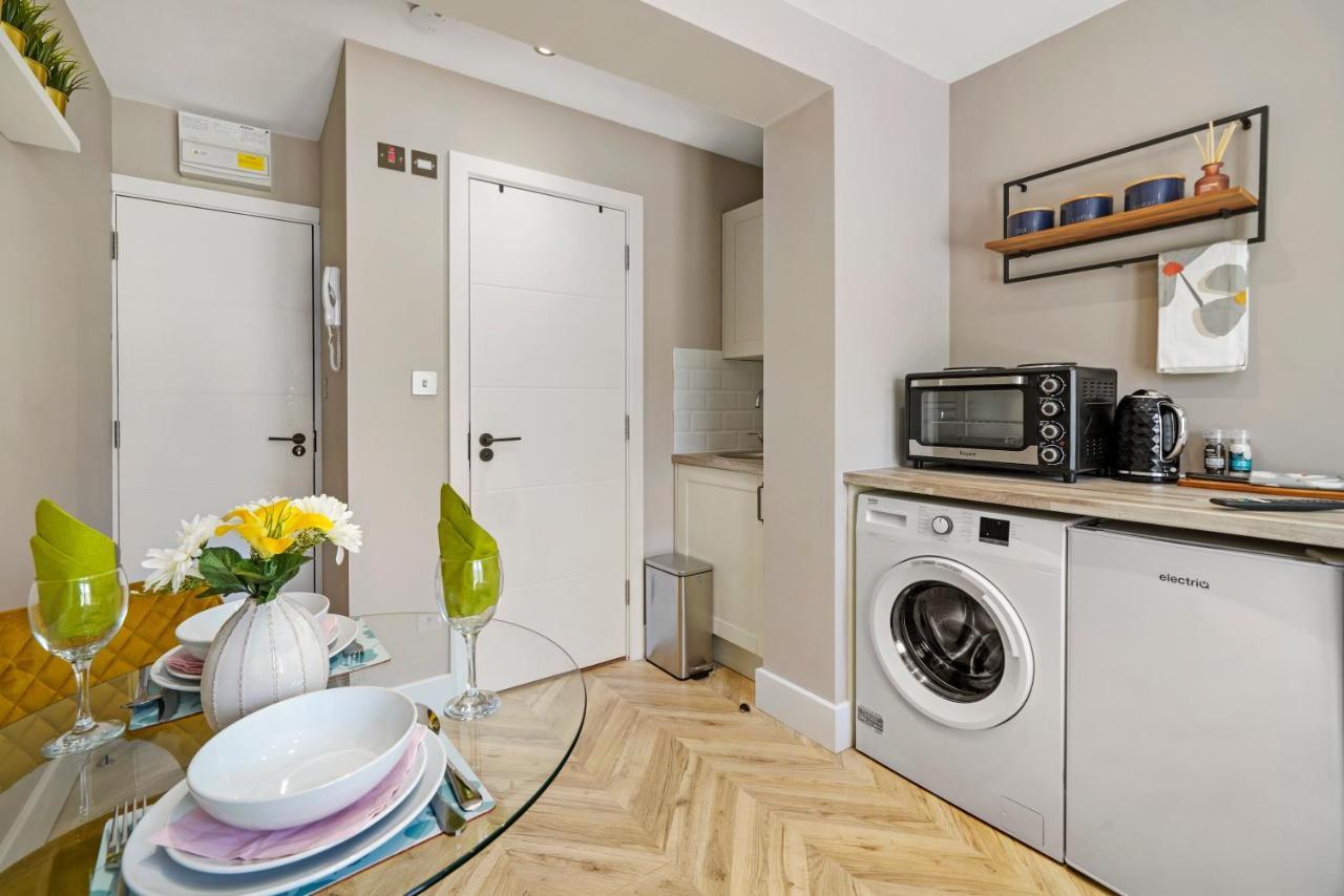 Boutique Heathrow Studio'S - Parking - Garden Apartment Harmondsworth Ngoại thất bức ảnh
