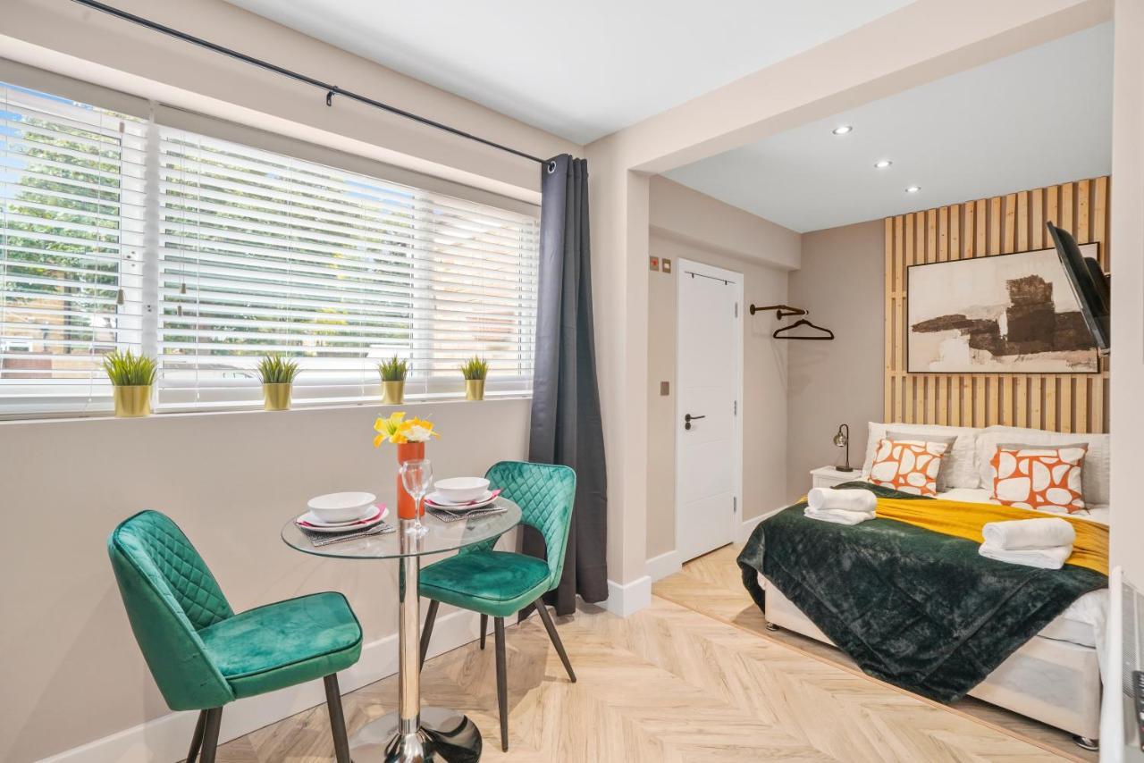 Boutique Heathrow Studio'S - Parking - Garden Apartment Harmondsworth Ngoại thất bức ảnh