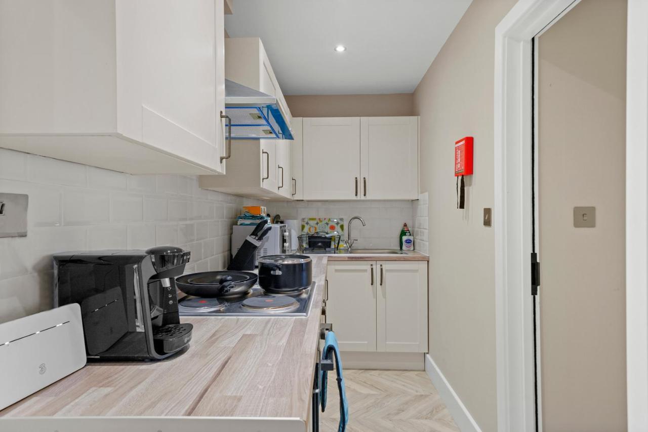 Boutique Heathrow Studio'S - Parking - Garden Apartment Harmondsworth Ngoại thất bức ảnh