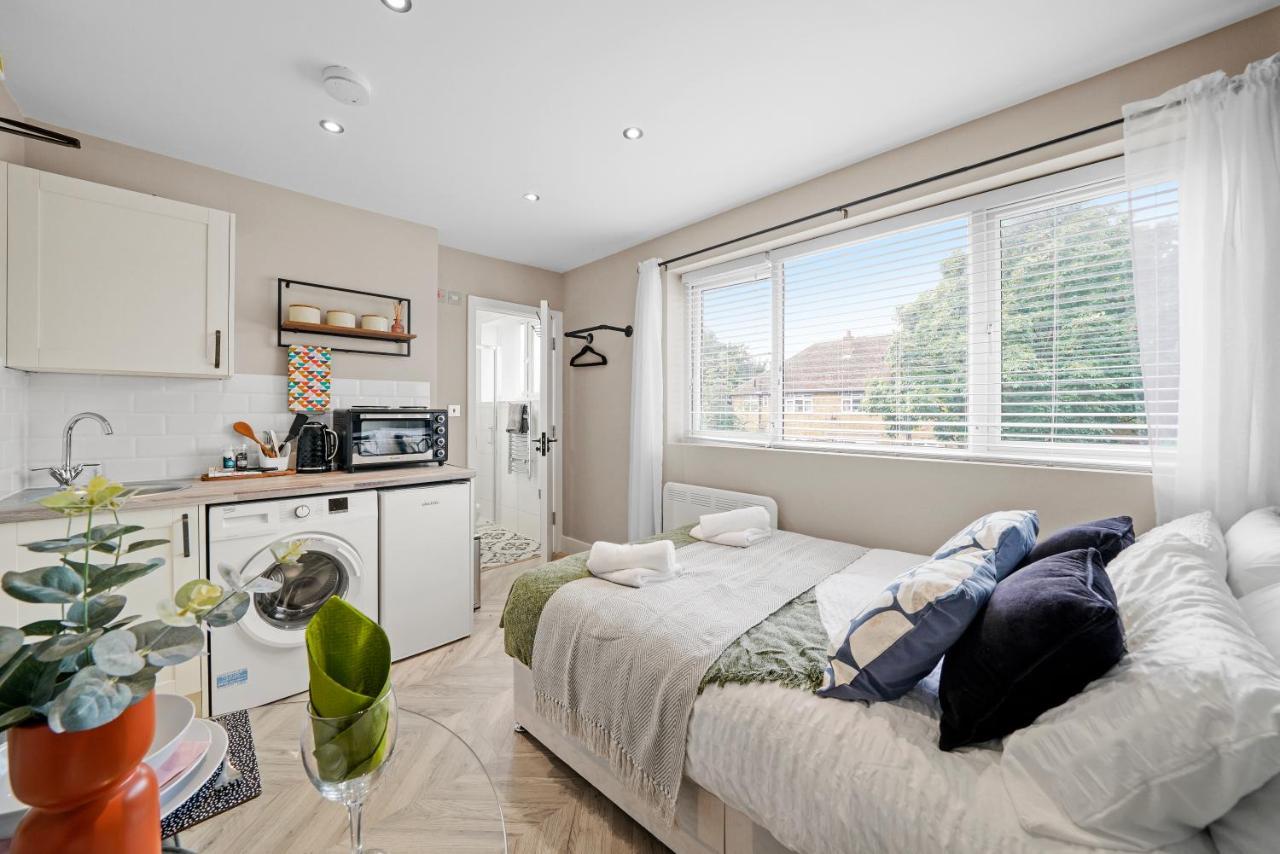 Boutique Heathrow Studio'S - Parking - Garden Apartment Harmondsworth Ngoại thất bức ảnh